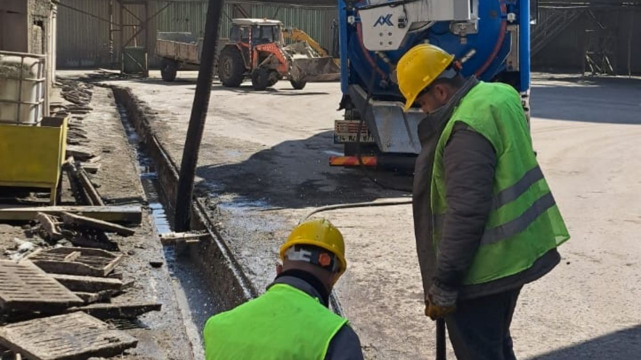 Kanalizasyon Borusu Yağ Tıkanıklığı