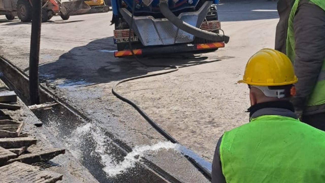 Kanalizasyon Borusu Yağ Tıkanıklığı